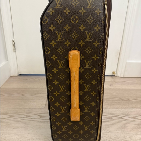 Louis Vuitton Monogram Travel Bag in Brown and Tan - Picture 5 of 11
